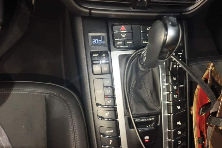 Used Porsche Macan 2021 Macan 2.0T Gear Lever
