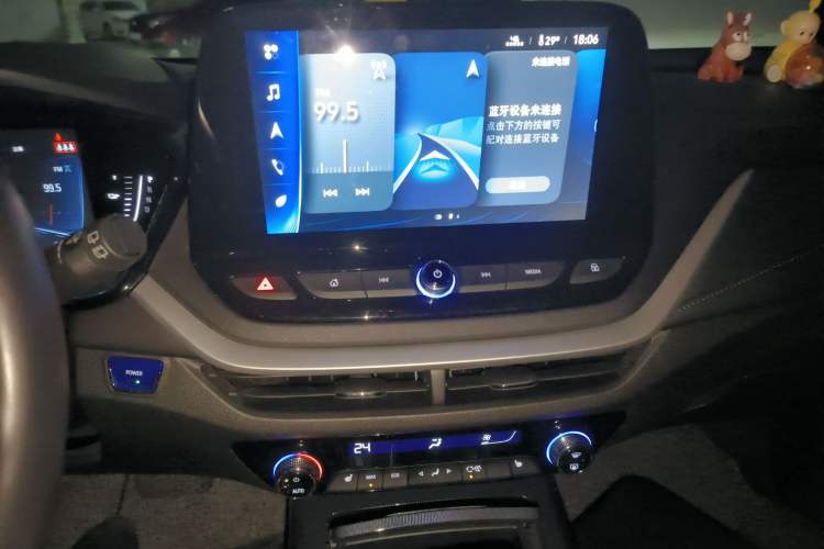 Used Chevrolet Menlo 2022 Starry Edition Audio And AC Panel