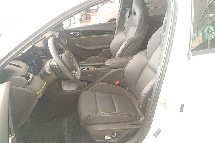 Used Lynk & Co 03 2023 1.5TD DCT JingPro
