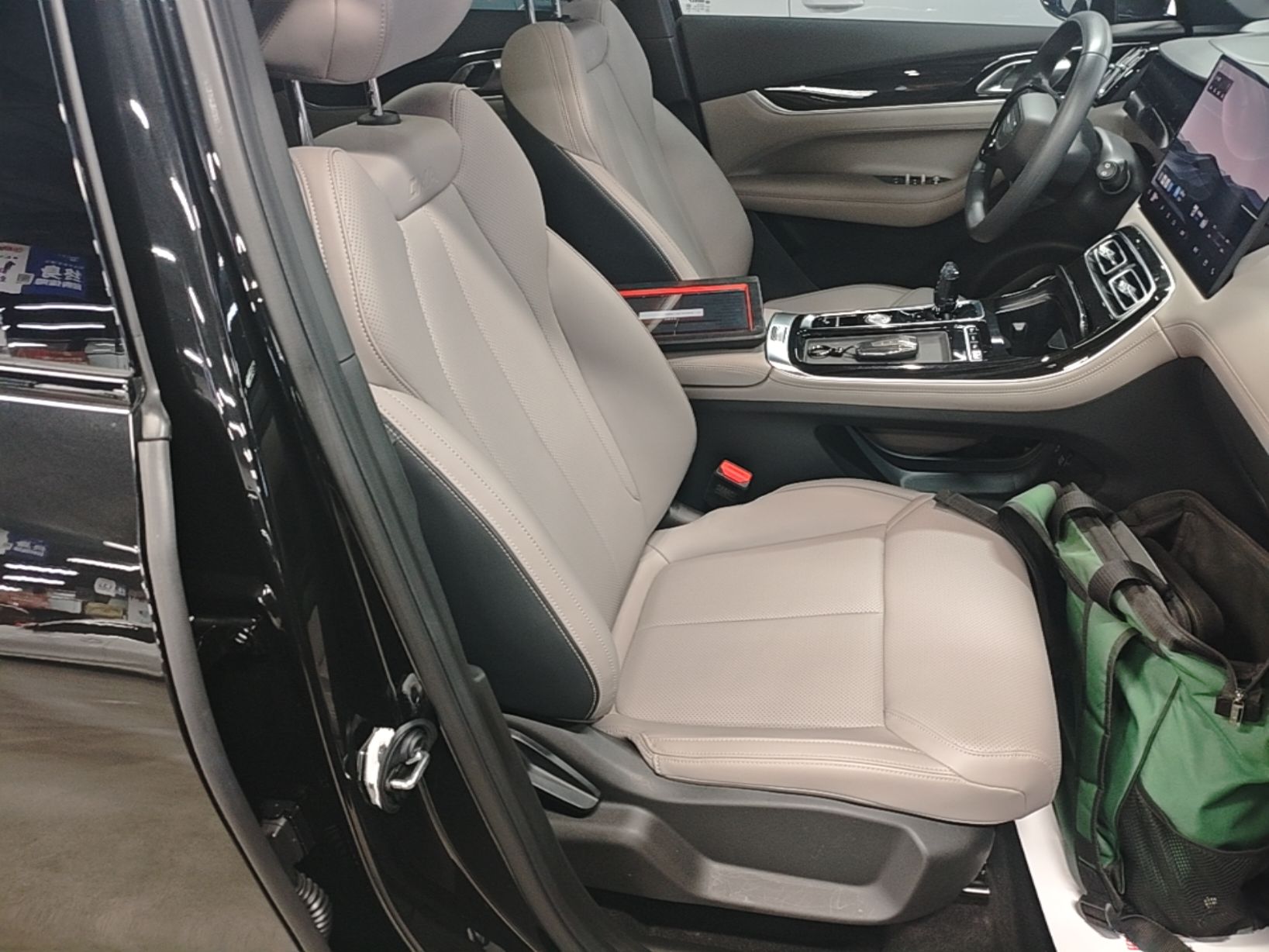 Geely Auto FX11 2025 4th Generation 1.5TD DCT – The Start — снимка 19