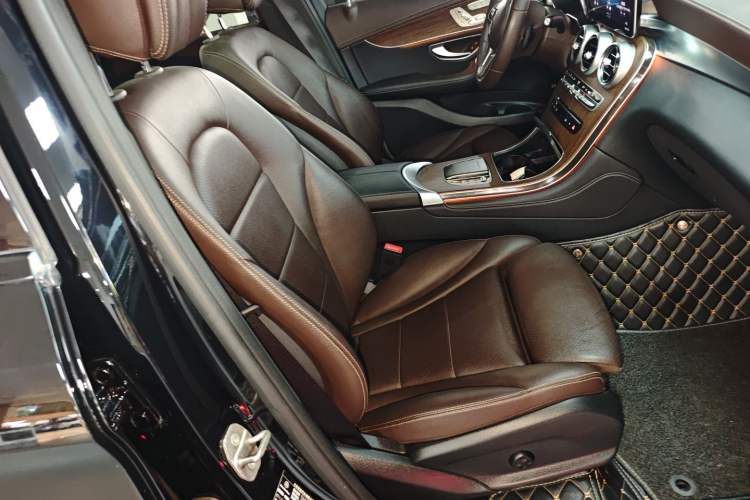 Used Mercedes-Benz GLC 2021 GLC 300 L 4MATIC Dynamic Model Right Front Seat