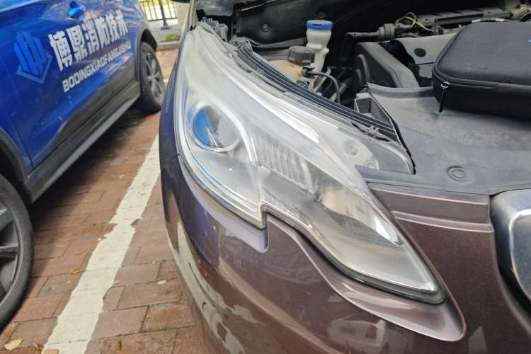 Used Peugeot 2008 2014 1.6L Automatic Fashion Edition Right Front Headlight