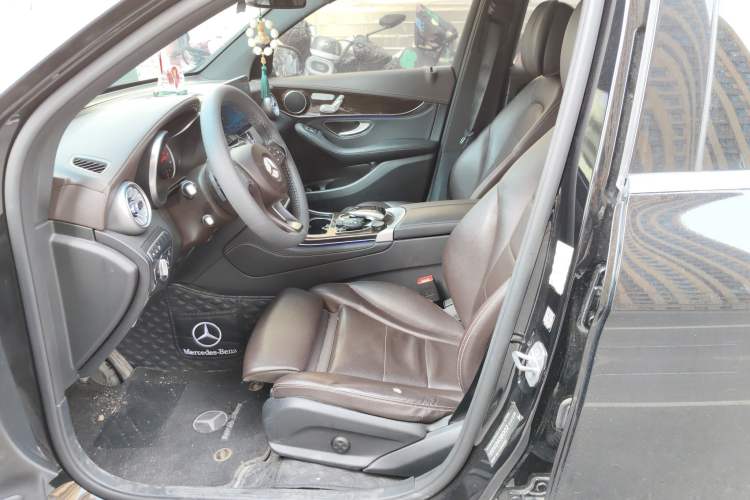 Used Mercedes-Benz GLC 2018 Facelifted GLC 260 4MATIC Dynamic Edition Left Front Seat