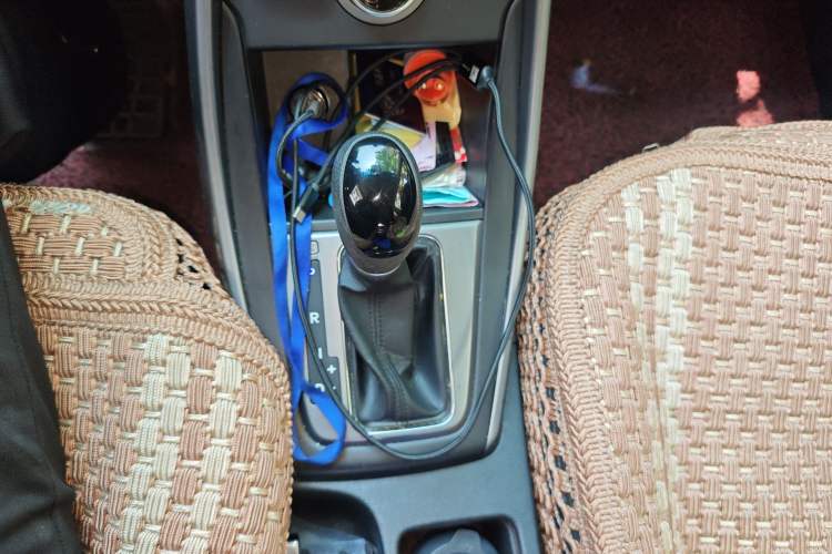 Used Hyundai Elantra (5th Generation / Langdong) 2015 1.6L Automatic Fashion Model