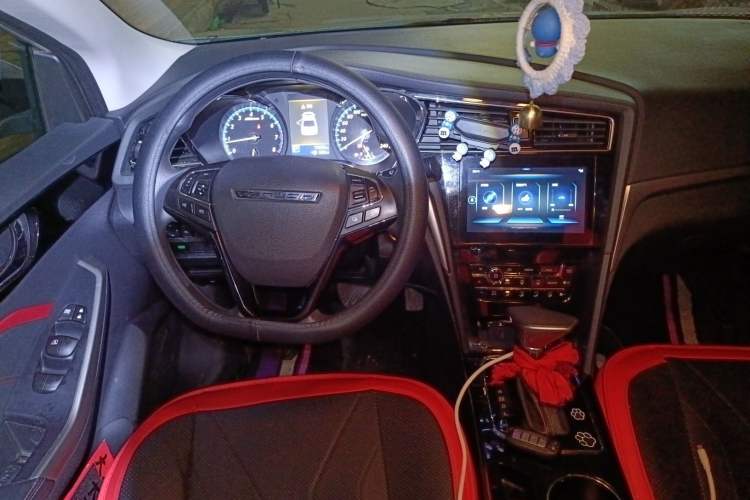 Used Venucia D60 2019 1.6L XL CVT Smart Connect Elite Edition