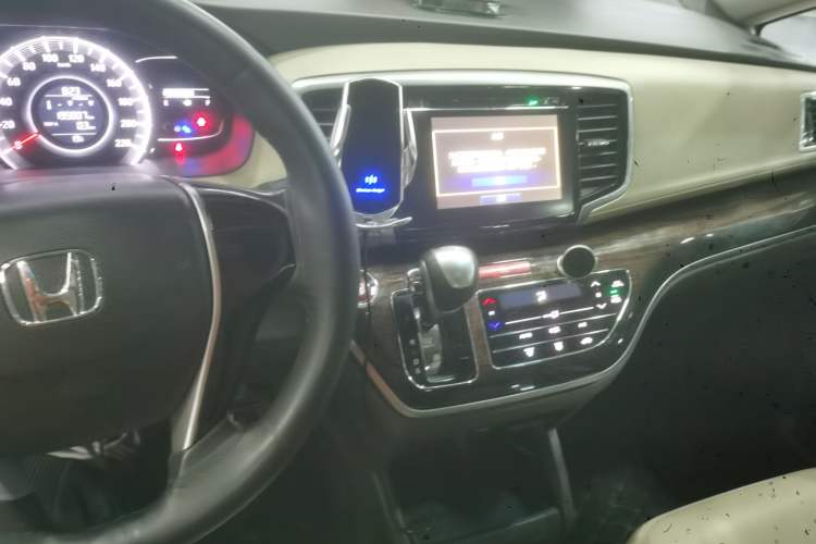 Used Honda Odyssey 2015 2.4L Luxury Edition
