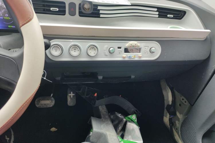 Used Wuling Hongguang MINIEV 2022 Macaron Premium Model – Lithium Iron Phosphate