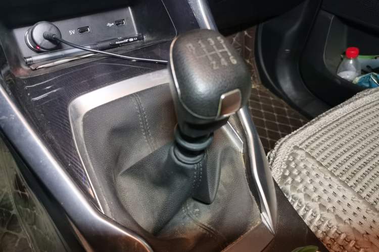 Used SAIC MAXUS G50 2021 1.5T Manual Touring B Gear Lever