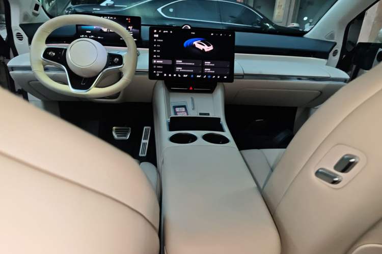 Used Hima Luxeed R7 2025 Range-Extended Version 251 km Max