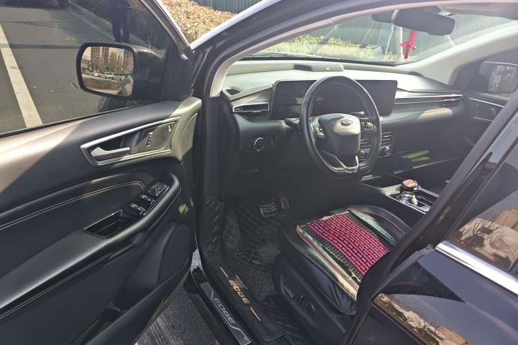 Used Ford Edge 2021 PLUS EcoBoost 245 Two-Wheel-Drive Titanium 7-Seater