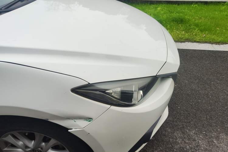 Used Mazda 3 Axela 2014 Sedan 1.5L Automatic Luxury Model Right Front Headlight