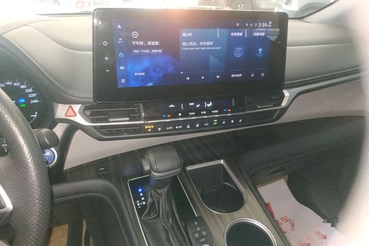 Used Toyota Granvia 2023 2.5L Hybrid Prestige VIP Edition
