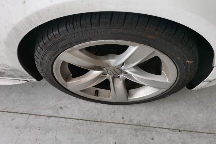 Used Audi A5 2016 Restyled Sportback 35 TFSI Ambition Edition Right Front Wheel Hub