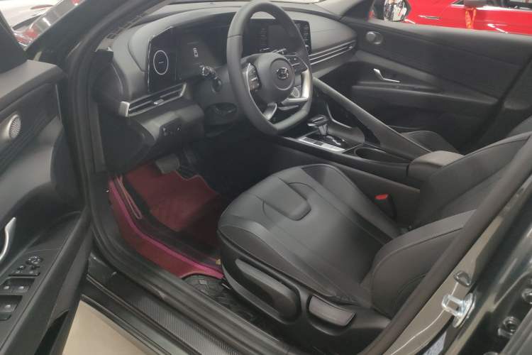 Used Hyundai Elantra 2023 1.5L CVT GLX Elite Edition Driver Seat