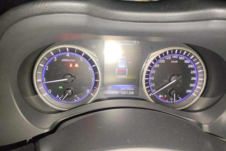 Used Infiniti Q50 2014 2.0T Luxury Sport Edition
