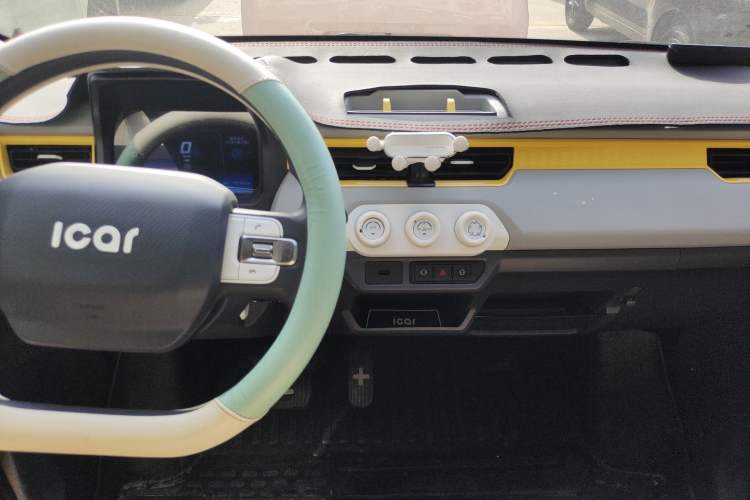 Used Chery QQ Ice Cream 2022 120km Conical Shape Lithium Iron Phosphate Audio And AC Panel