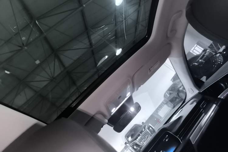 Used Hongqi HS5 2022 Revised Version 2.0T Smart Connect Flagship Edition