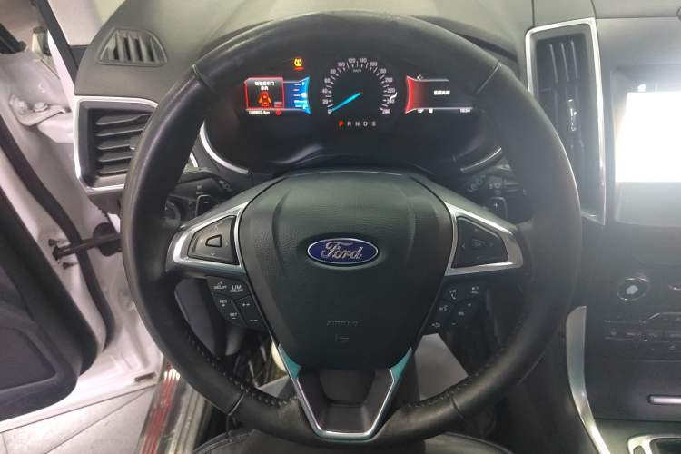 Used Ford Edge 2016 EcoBoost 245 Two-Wheel-Drive Titanium 7-Seater