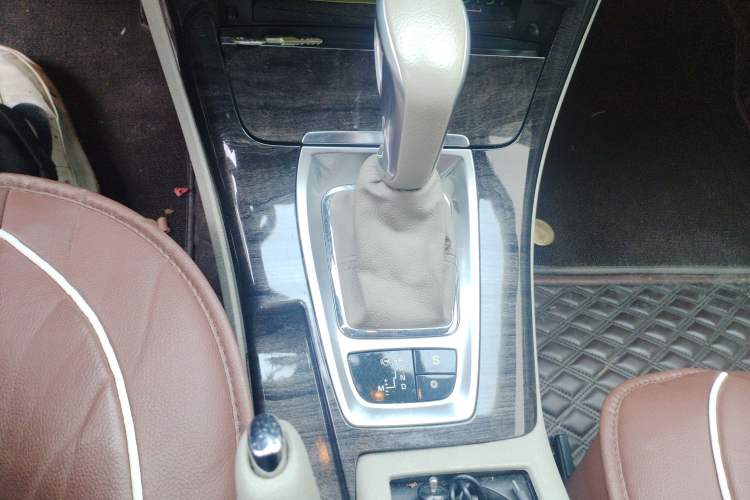 Used Citroen C5 2013 2.0L Automatic Luxury Model Gear Lever