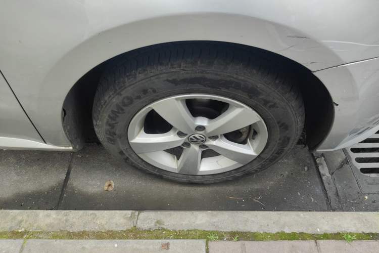 Used Volkswagen Lavida 2013 Revised Classic 1.6L Automatic Fashion Edition