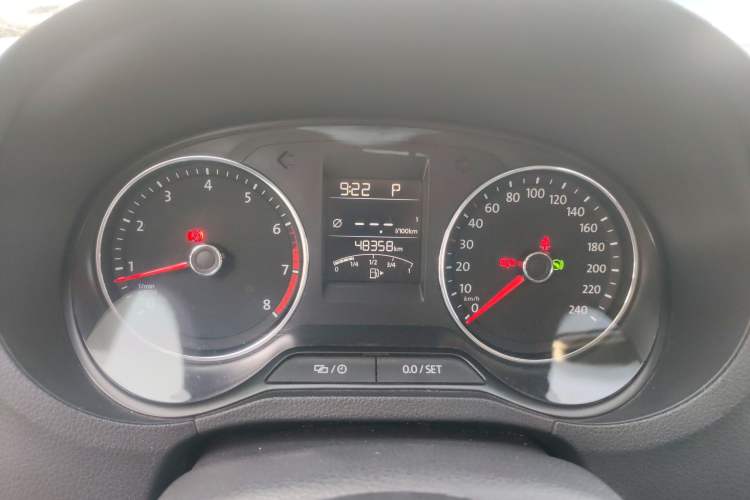 Used Volkswagen Polo 2016 1.6L Automatic Comfort Model
