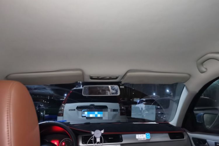 Used Volkswagen Bora 2011 1.6L Manual Fashion Edition Headliner