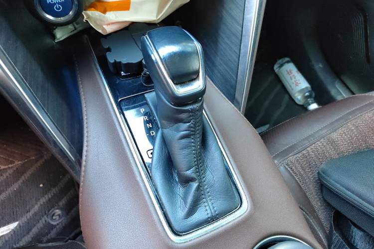 Used Toyota Harrier 2022 Dual-Engine 2.5L CVT Two-Wheel Drive Luxury Edition
