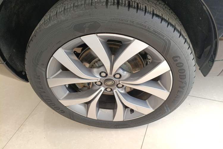 Used Land Rover Discovery Sport 2024 Luxury Custom Edition Right Rear Wheel Hub