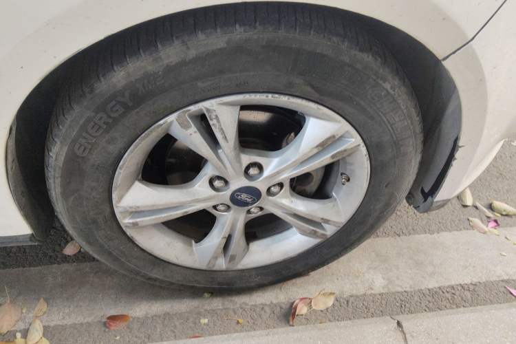 Used Ford Focus 2012 Hatchback 1.6L Automatic Fashion Edition
