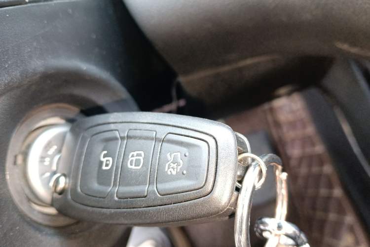 Used Ford Focus 2018 Hatchback Classic 1.6L Automatic Trendy SmartDrive Edition
