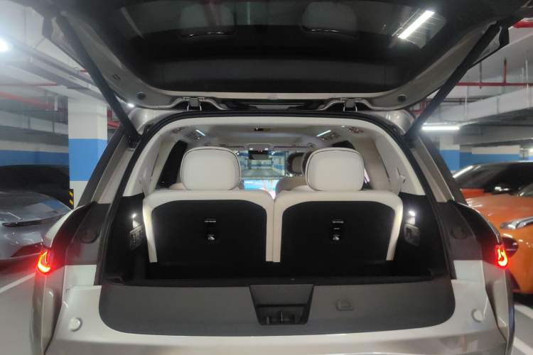 Used Lynk & Co 900 2025 2.0T Ultra Trunk