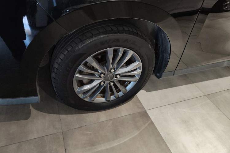 Used SAIC MAXUS EUNIQ 5 2020 1.3T PLUG-IN Elite Edition
