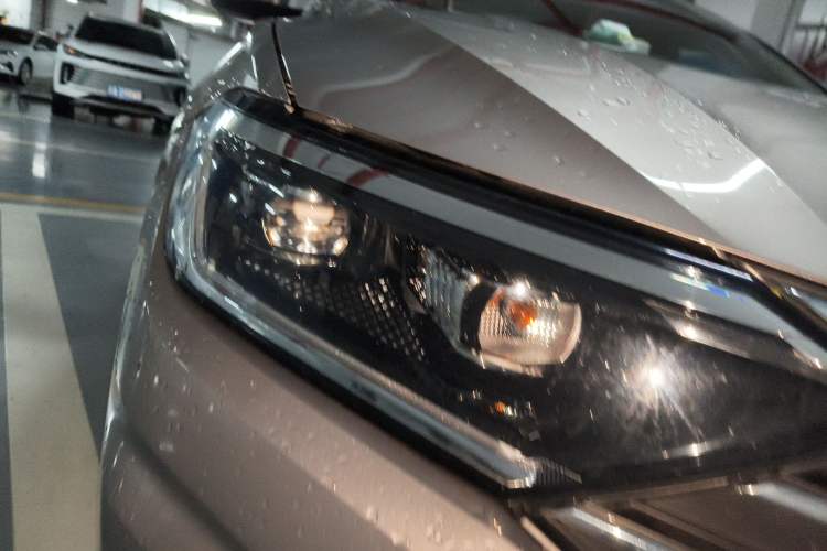 Used Volkswagen Sagitar 2020 280TSI DSG Comfort Version China VI Standard Right Front Headlight