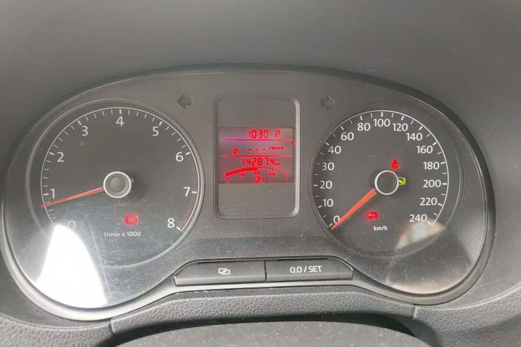 Used Volkswagen Polo 2011 1.6L Automatic ZhiKu Edition Instrument Cluster