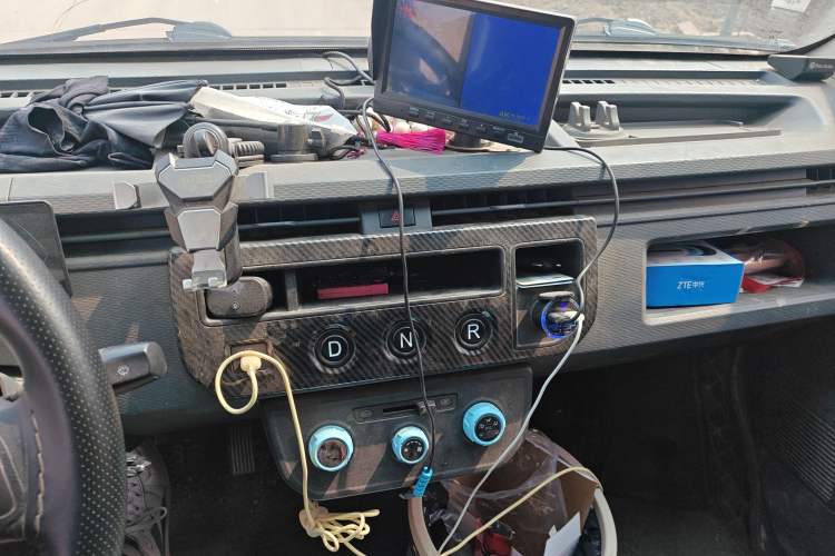 Used Farizon Xingxiang V 2023 V6E Ningde Times 41.86 kWh Deluxe Edition Audio And AC Panel