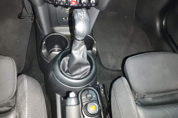 Used MINI 2016 1.5T COOPER Gear Lever