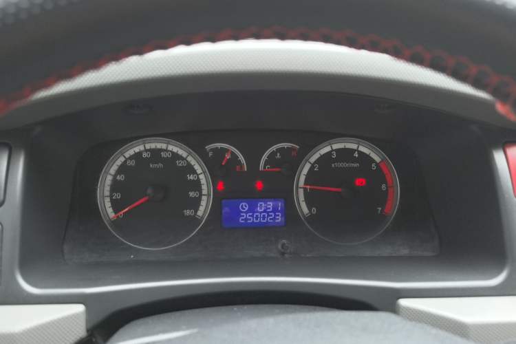 Used Foton Scenic G7 2015 2.0L Commercial & Travel Short Wheelbase High-Roof 486EQV4
