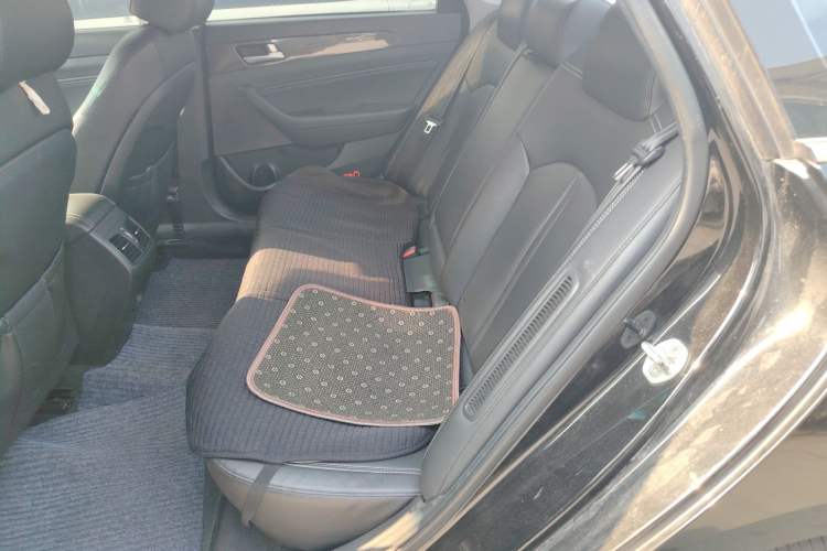 Used Hyundai Sonata Plug-in Hybrid 2018 2.0 PHS Smart Connect Version China VI Standard Left Rear Seat