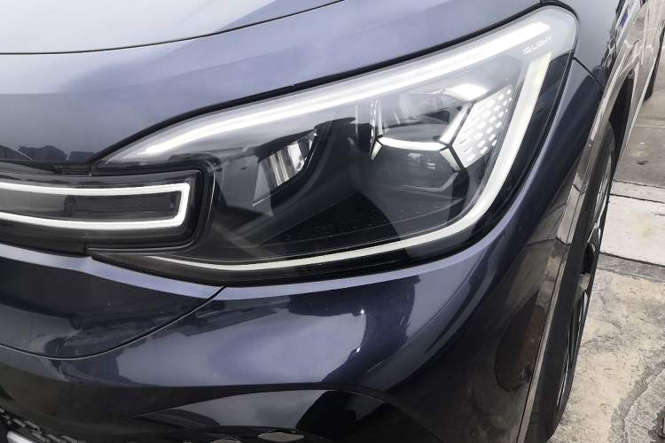 Used Volkswagen ID.6 CROZZ 2022 High-Performance PRIME Edition Left Front Headlight