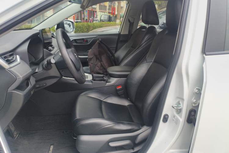 Used Toyota Wildlander 2023 2.0L CVT Two-Wheel Drive Leading Edition
