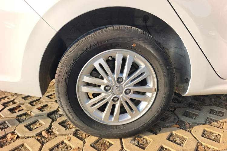 Used Kia Pegas 2019 1.4L Automatic Value Edition National VI Standard Right Rear Wheel Hub