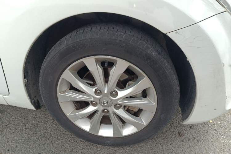 Used Hyundai Elantra (5th Generation / Langdong) 2016 1.6L Automatic Smart Version