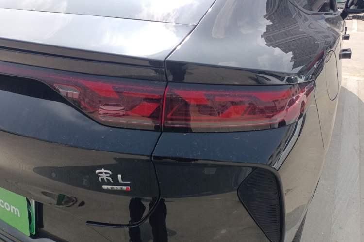 Used BYD Song L EV 2025 Intelligent Driving Version 662 km LiDAR Excellence Edition
