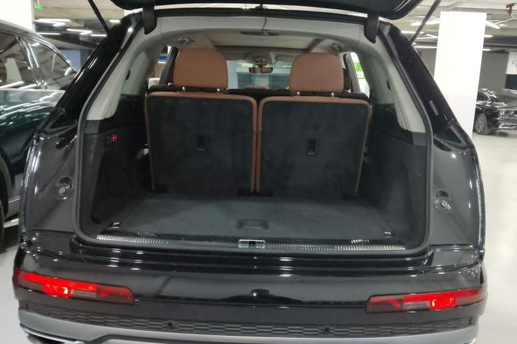 Used Audi Q7 2020 55 TFSI quattro S line sports model