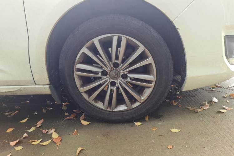 Used Citroen C4L 2015 1.8L Automatic Luxury Edition Right Front Wheel Hub