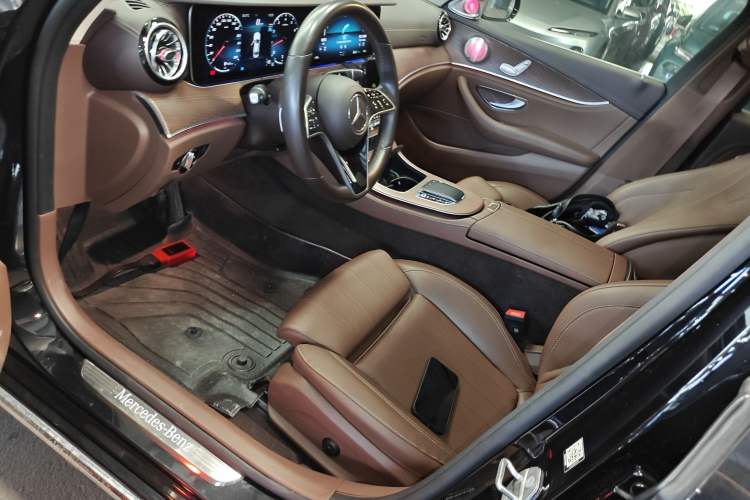 Used Mercedes-Benz E-Class 2023 Facelift E 260 L
