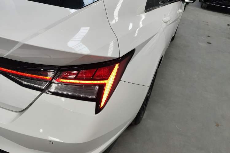 Used Hyundai Elantra 2022 1.5L CVT LUX Prestige Edition