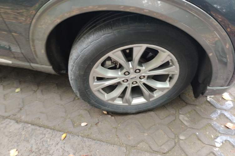 Used Ford Explorer 2020 EcoBoost 285 Four-Wheel Drive Trend Edition 6 Seats Right Front Wheel Hub