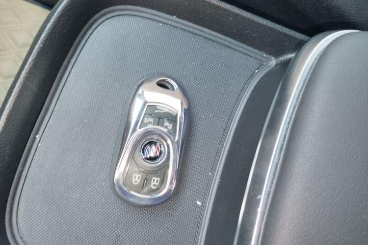 Used Buick GL8 2022 ES Land Cruiser 653T Luxury Model