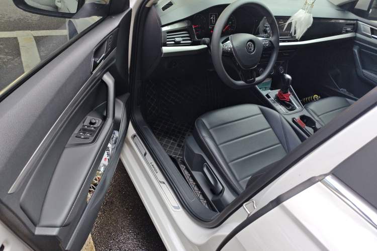 Used Volkswagen Lavida 2019 1.5L Automatic Comfort Edition China VI Standard Driver Seat